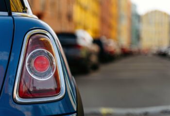 Waschen, Föhnen, Polieren: Wer sein Auto liebt, der pflegt es auch